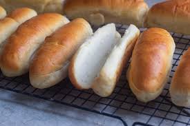 hot dog buns